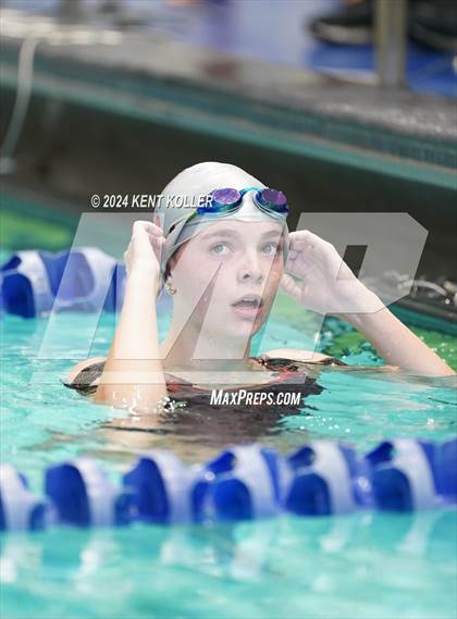 Thumbnail 2 in Utica Ford vs. Berkley (MHSAA MAC District) photogallery.