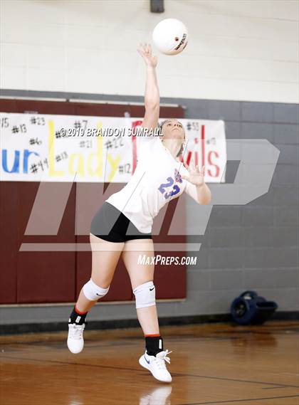 Thumbnail 3 in Chilton County vs Isabella (Chilton County Tournament) photogallery.
