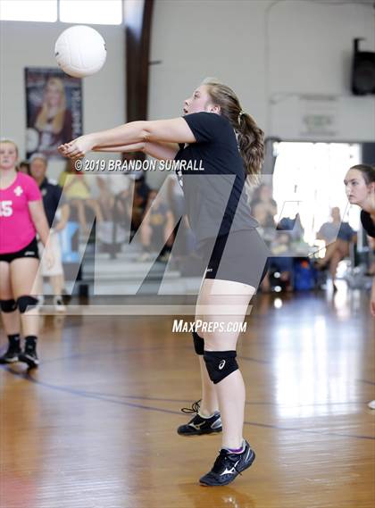 Thumbnail 1 in Chilton County vs Isabella (Chilton County Tournament) photogallery.