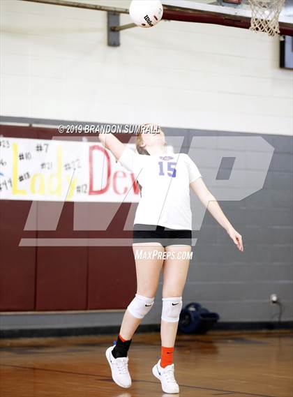 Thumbnail 1 in Chilton County vs Isabella (Chilton County Tournament) photogallery.