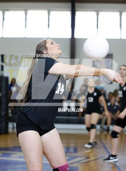 Thumbnail 3 in Chilton County vs Isabella (Chilton County Tournament) photogallery.