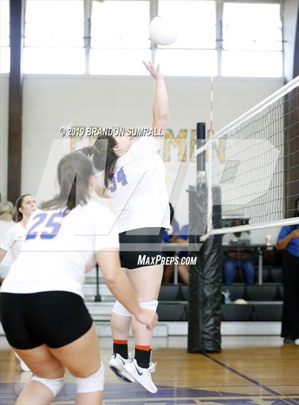 Thumbnail 1 in Chilton County vs Isabella (Chilton County Tournament) photogallery.