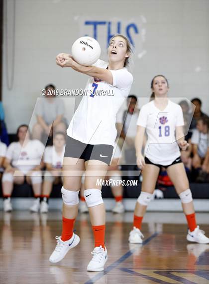 Thumbnail 1 in Chilton County vs Isabella (Chilton County Tournament) photogallery.