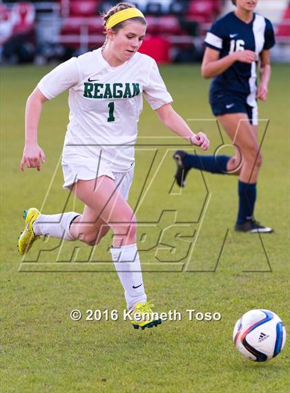 Thumbnail 2 in O'Connor vs. Reagan (NEISD Tournament) photogallery.