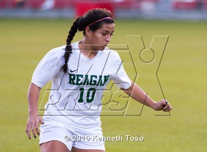 Thumbnail 2 in O'Connor vs. Reagan (NEISD Tournament) photogallery.