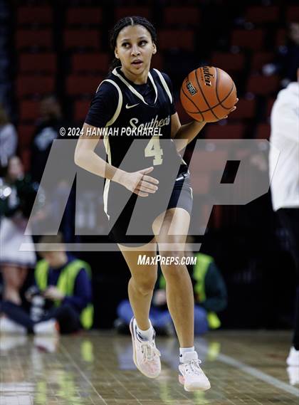 Thumbnail 2 in Lincoln Southwest vs. Lincoln Southeast (NSAA Class A Quarterfinal) photogallery.