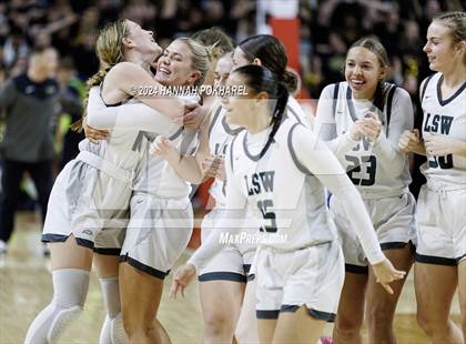 Thumbnail 3 in Lincoln Southwest vs. Lincoln Southeast (NSAA Class A Quarterfinal) photogallery.