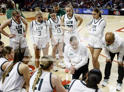Thumbnail 2 in Lincoln Southwest vs. Lincoln Southeast (NSAA Class A Quarterfinal) photogallery.