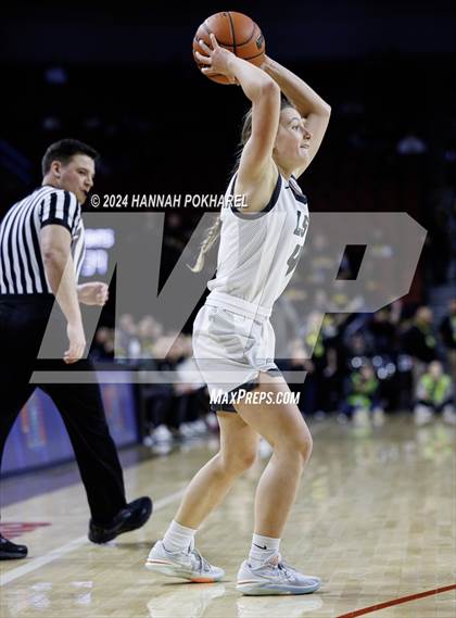 Thumbnail 1 in Lincoln Southwest vs. Lincoln Southeast (NSAA Class A Quarterfinal) photogallery.