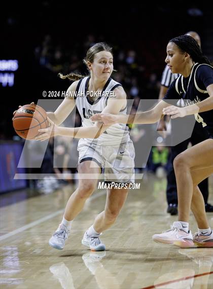 Thumbnail 2 in Lincoln Southwest vs. Lincoln Southeast (NSAA Class A Quarterfinal) photogallery.