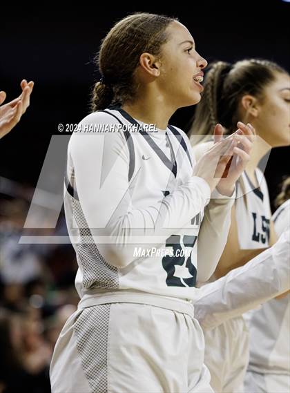 Thumbnail 1 in Lincoln Southwest vs. Lincoln Southeast (NSAA Class A Quarterfinal) photogallery.