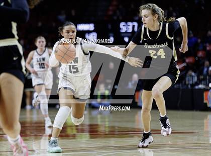 Thumbnail 3 in Lincoln Southwest vs. Lincoln Southeast (NSAA Class A Quarterfinal) photogallery.