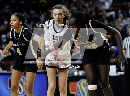 Thumbnail 1 in Lincoln Southwest vs. Lincoln Southeast (NSAA Class A Quarterfinal) photogallery.