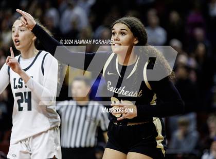 Thumbnail 2 in Lincoln Southwest vs. Lincoln Southeast (NSAA Class A Quarterfinal) photogallery.