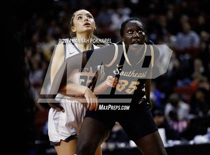 Thumbnail 3 in Lincoln Southwest vs. Lincoln Southeast (NSAA Class A Quarterfinal) photogallery.