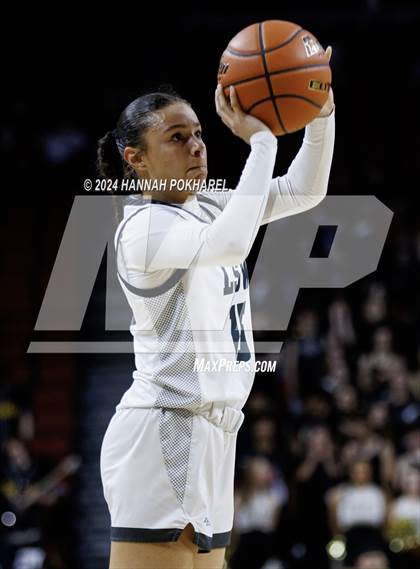 Thumbnail 3 in Lincoln Southwest vs. Lincoln Southeast (NSAA Class A Quarterfinal) photogallery.
