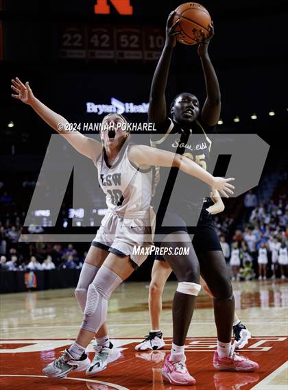 Thumbnail 1 in Lincoln Southwest vs. Lincoln Southeast (NSAA Class A Quarterfinal) photogallery.