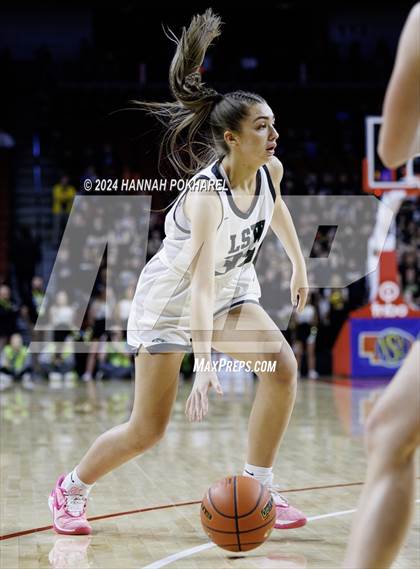 Thumbnail 2 in Lincoln Southwest vs. Lincoln Southeast (NSAA Class A Quarterfinal) photogallery.