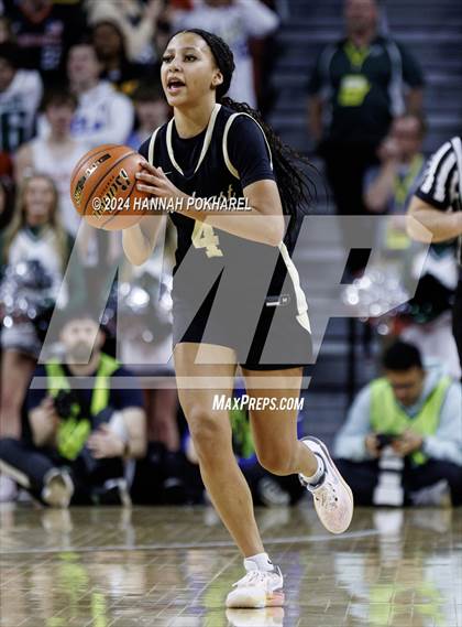 Thumbnail 1 in Lincoln Southwest vs. Lincoln Southeast (NSAA Class A Quarterfinal) photogallery.
