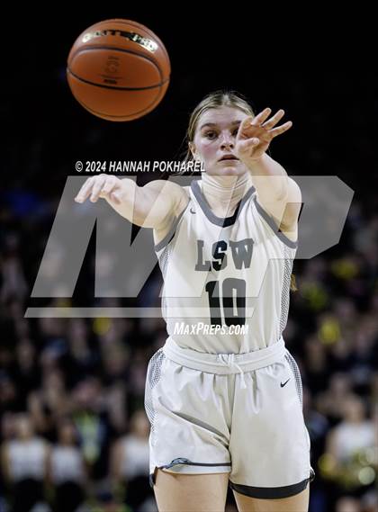 Thumbnail 1 in Lincoln Southwest vs. Lincoln Southeast (NSAA Class A Quarterfinal) photogallery.