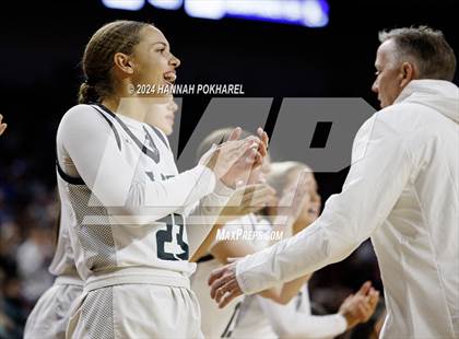 Thumbnail 2 in Lincoln Southwest vs. Lincoln Southeast (NSAA Class A Quarterfinal) photogallery.