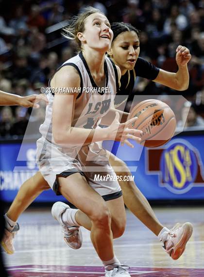 Thumbnail 3 in Lincoln Southwest vs. Lincoln Southeast (NSAA Class A Quarterfinal) photogallery.