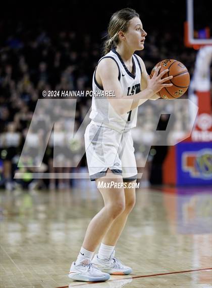 Thumbnail 1 in Lincoln Southwest vs. Lincoln Southeast (NSAA Class A Quarterfinal) photogallery.