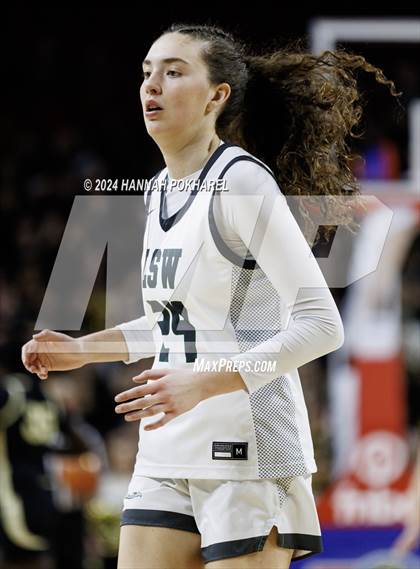 Thumbnail 1 in Lincoln Southwest vs. Lincoln Southeast (NSAA Class A Quarterfinal) photogallery.