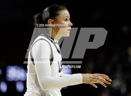 Thumbnail 1 in Lincoln Southwest vs. Lincoln Southeast (NSAA Class A Quarterfinal) photogallery.