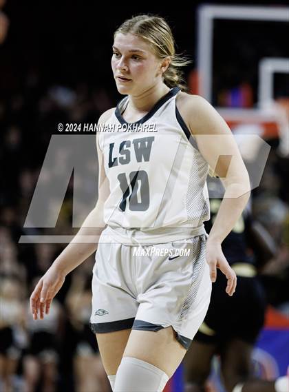 Thumbnail 1 in Lincoln Southwest vs. Lincoln Southeast (NSAA Class A Quarterfinal) photogallery.