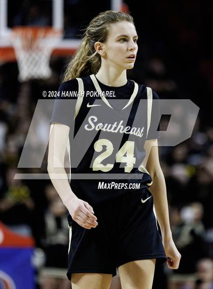 Thumbnail 1 in Lincoln Southwest vs. Lincoln Southeast (NSAA Class A Quarterfinal) photogallery.