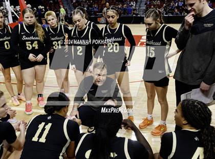 Thumbnail 3 in Lincoln Southwest vs. Lincoln Southeast (NSAA Class A Quarterfinal) photogallery.