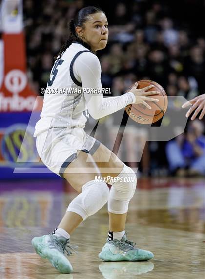 Thumbnail 2 in Lincoln Southwest vs. Lincoln Southeast (NSAA Class A Quarterfinal) photogallery.