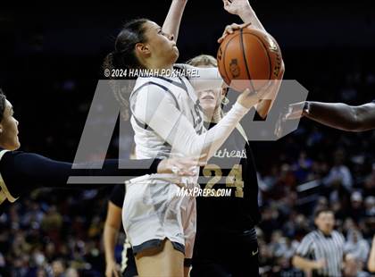 Thumbnail 3 in Lincoln Southwest vs. Lincoln Southeast (NSAA Class A Quarterfinal) photogallery.
