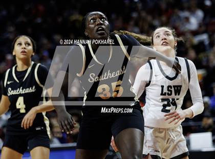 Thumbnail 2 in Lincoln Southwest vs. Lincoln Southeast (NSAA Class A Quarterfinal) photogallery.