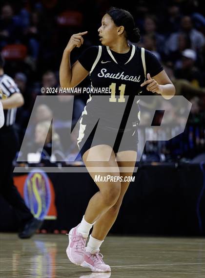 Thumbnail 1 in Lincoln Southwest vs. Lincoln Southeast (NSAA Class A Quarterfinal) photogallery.