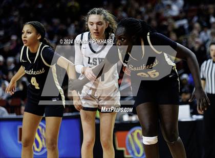 Thumbnail 3 in Lincoln Southwest vs. Lincoln Southeast (NSAA Class A Quarterfinal) photogallery.