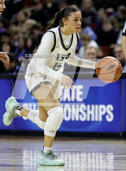 Thumbnail 3 in Lincoln Southwest vs. Lincoln Southeast (NSAA Class A Quarterfinal) photogallery.