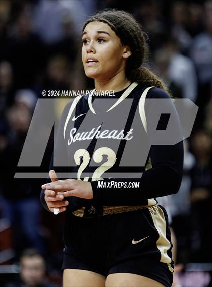 Thumbnail 3 in Lincoln Southwest vs. Lincoln Southeast (NSAA Class A Quarterfinal) photogallery.