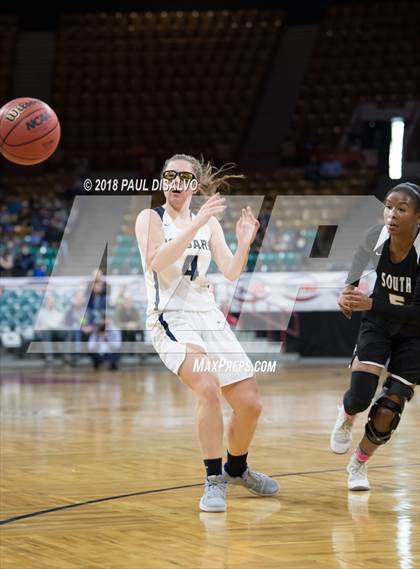 Thumbnail 1 in Pueblo South vs. Evergreen (CHSAA 4A State Final) photogallery.