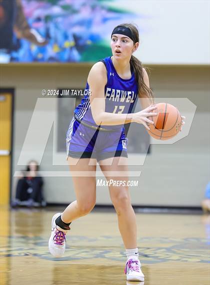 Thumbnail 2 in Lipan vs Farwell (HD Howard Classic) photogallery.