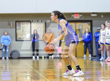 Thumbnail 2 in Lipan vs Farwell (HD Howard Classic) photogallery.