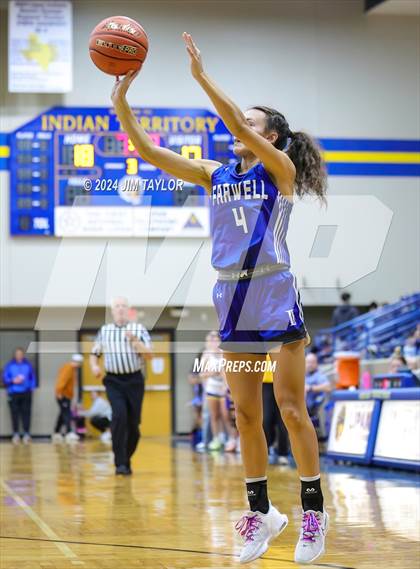 Thumbnail 1 in Lipan vs Farwell (HD Howard Classic) photogallery.