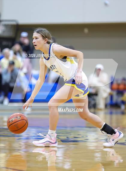 Thumbnail 2 in Lipan vs Farwell (HD Howard Classic) photogallery.