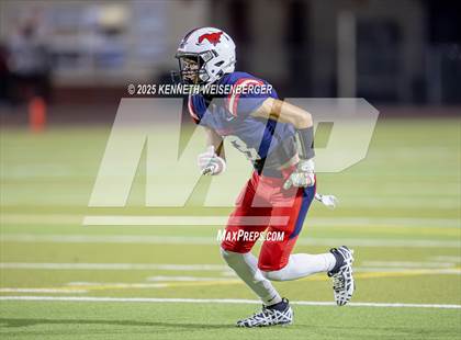 Thumbnail 3 in Kerman @ Tulare Western photogallery.