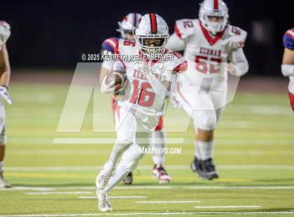 Thumbnail 3 in Kerman @ Tulare Western photogallery.