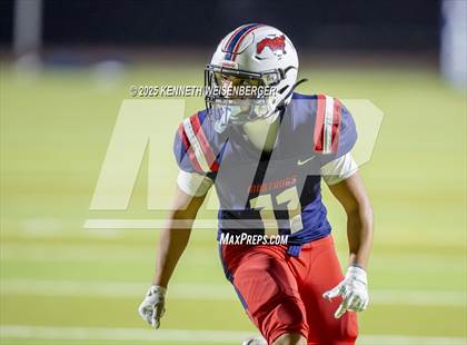 Thumbnail 1 in Kerman @ Tulare Western photogallery.