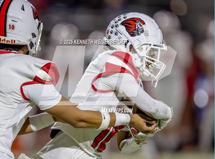 Thumbnail 3 in Kerman @ Tulare Western photogallery.