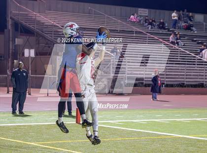 Thumbnail 3 in Kerman @ Tulare Western photogallery.