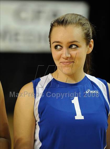 Thumbnail 1 in Pender vs. Swain County (NCHSAA Girls Volleyball 1A Final) photogallery.